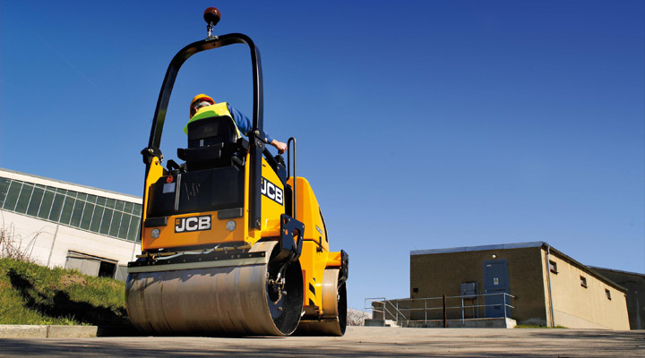 Council Invests £450,000 in New JCB Equipment