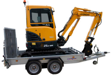Selwood Offers Combined Excavator and Trailer