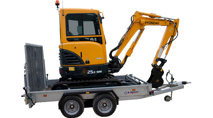 Selwood Offers Combined Excavator and Trailer