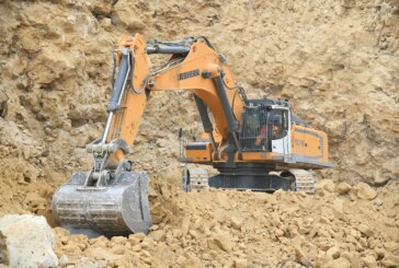 Quarrying Equipment | Liebherr R976 crawler excavator