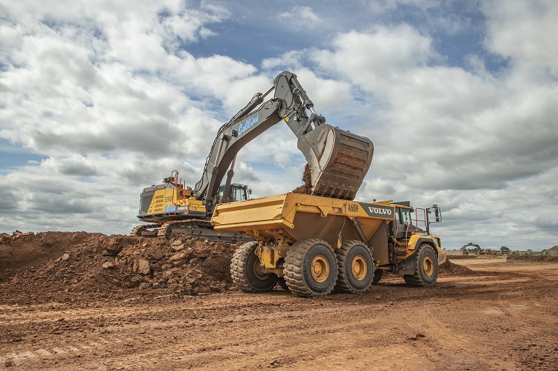 Collins Earthworks takes delivery of UK’s first Volvo EC950F