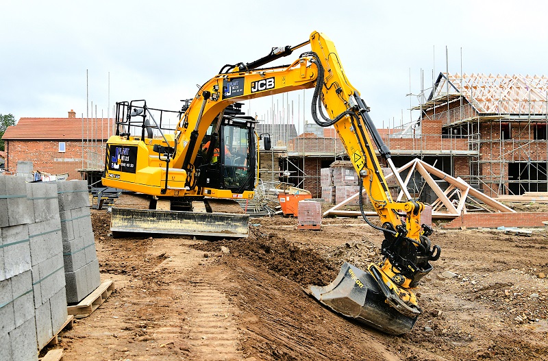 Plant hirer invests in a JCB 140X