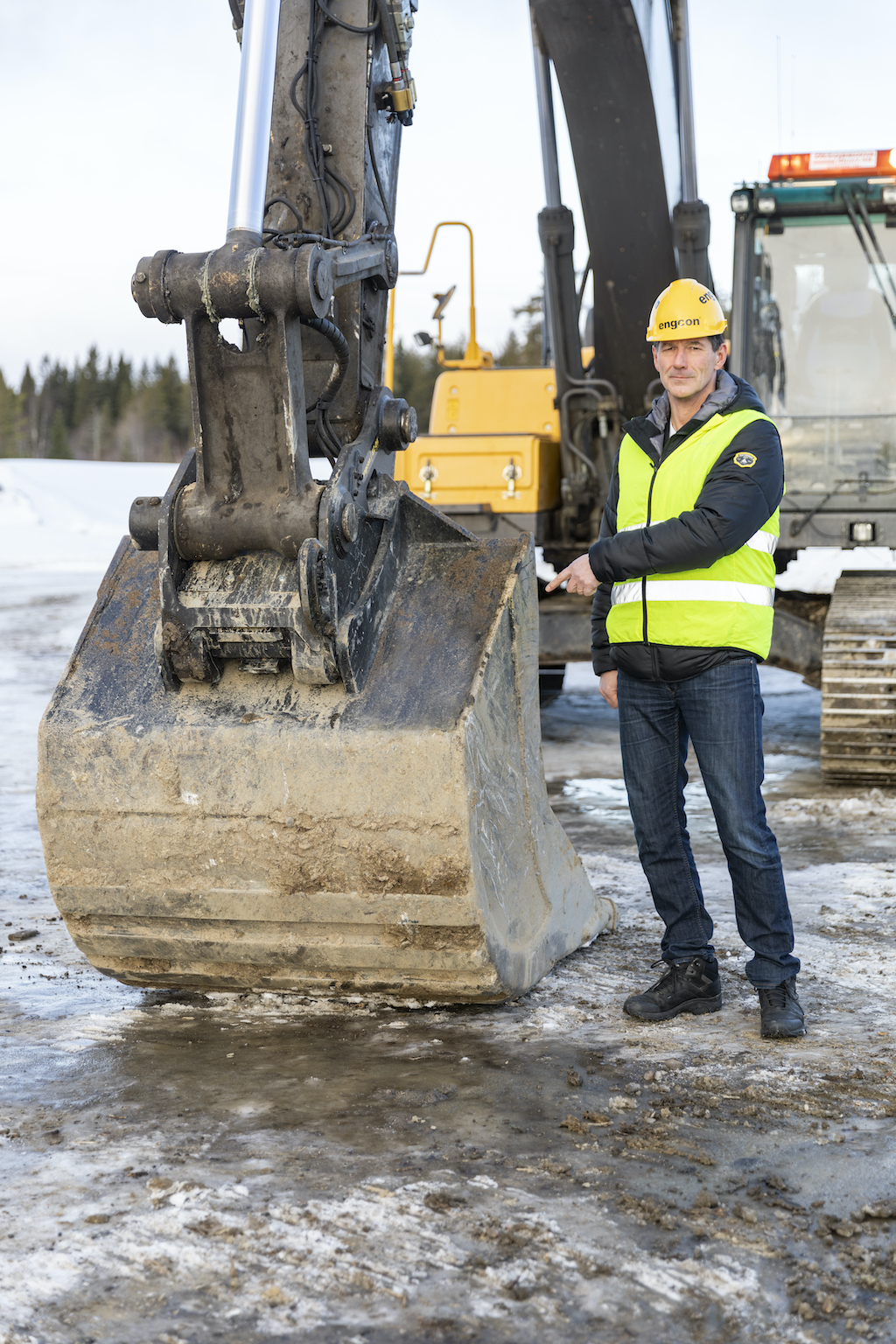 Engcon | Safety must be made a top priority!