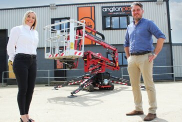Ambitious plant specialist selects Hinowa spiders for growth 