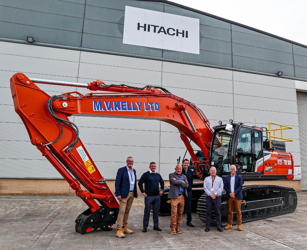 M.V. Kelly welcomes its 2000th Hitachi machine
