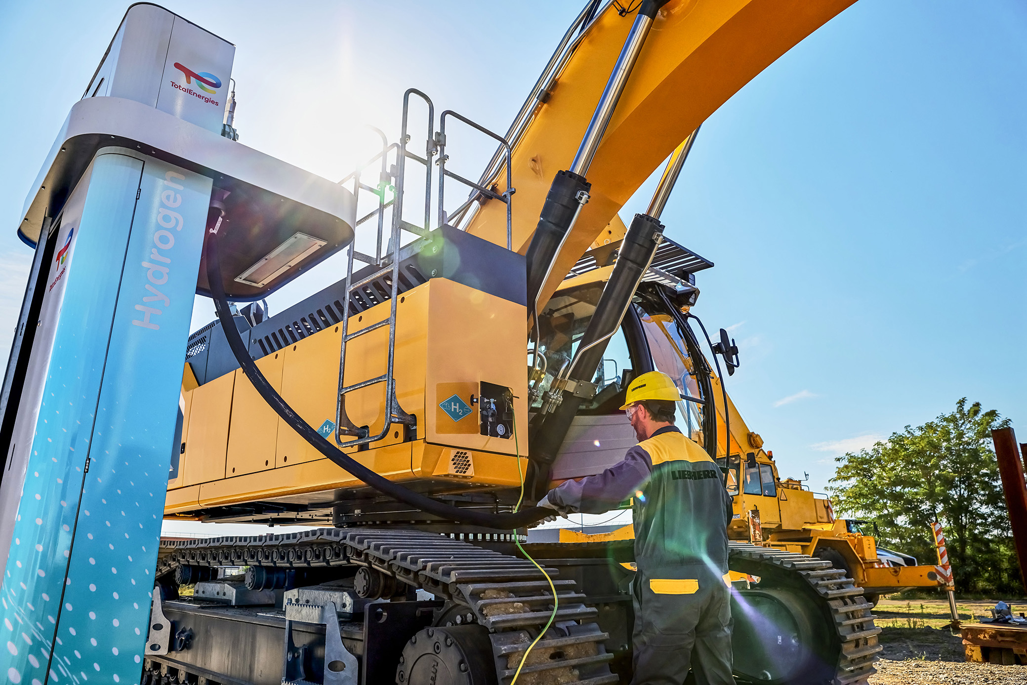 Liebherr hydrogen excavator receives Bauma Innovation Award ...