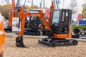 The Hitachi ZX23U-6EB operates on 18kWh lithium-ion batteries or wired power, enabling continuous operation 24 hour operation