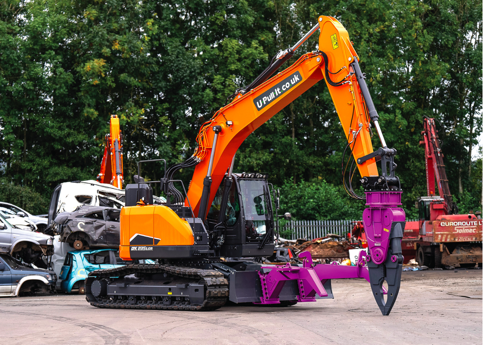 Vulture teams up with Develon’s crawler excavator