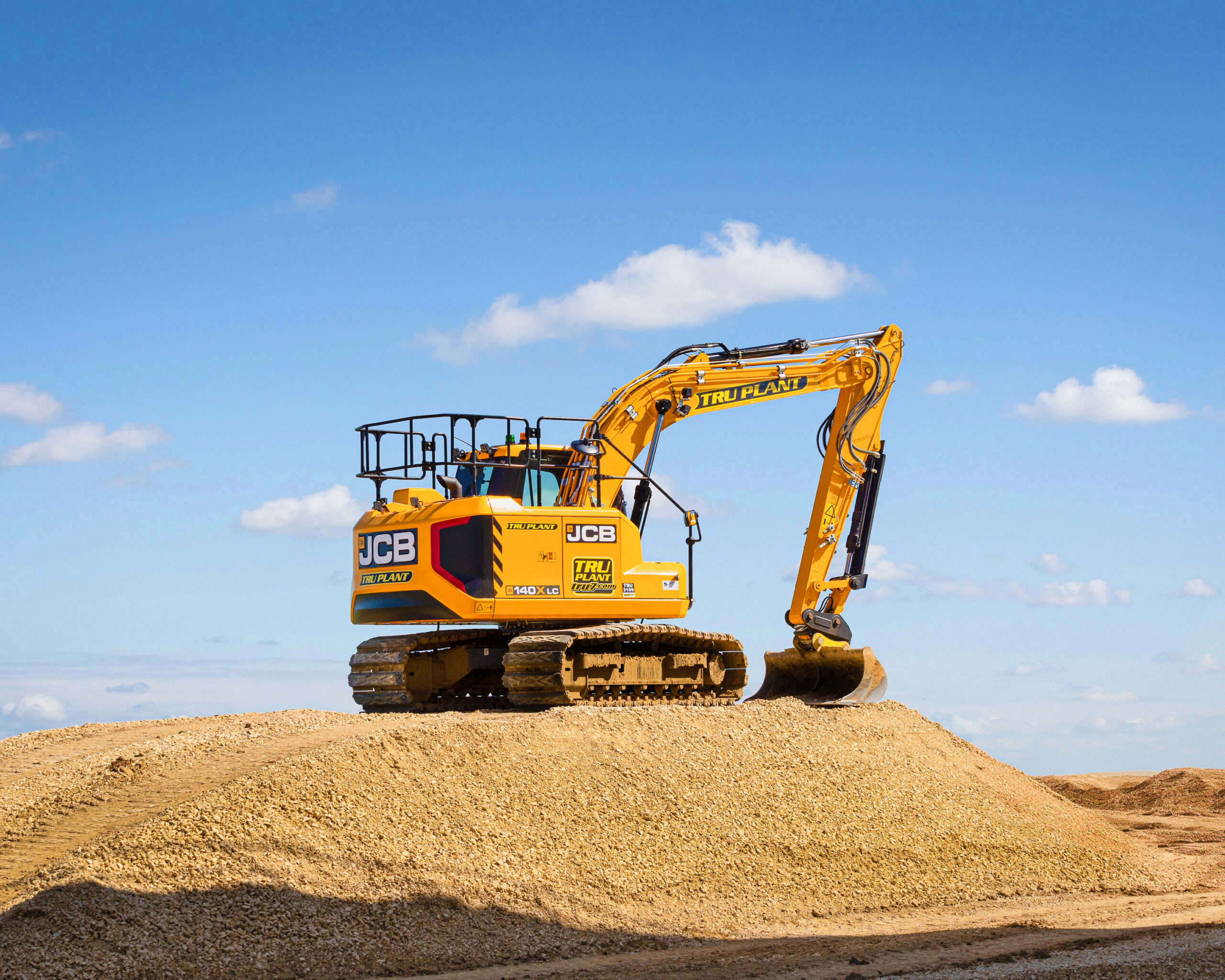 Tru7 Group has invested in a fleet of 20 new JCB 140X tracked excavators